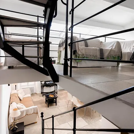 Apartamento Maison Julia- Triplex Avec Rooftop Terrasse Vue Sur Et Cathedrale, 10 Mins A Pieds Du Palais Et Plages Cannes