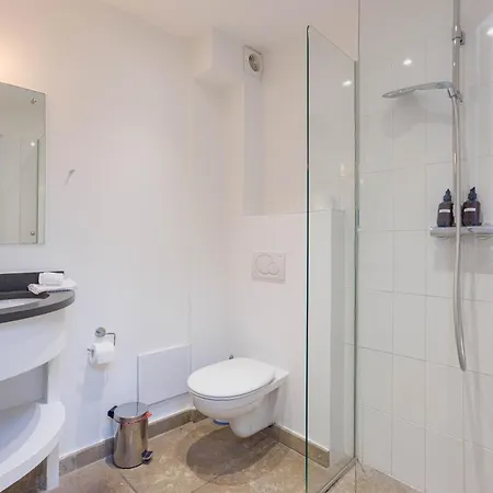 Apartamento Maison Julia- Triplex Avec Rooftop Terrasse Vue Sur Et Cathedrale, 10 Mins A Pieds Du Palais Et Plages *