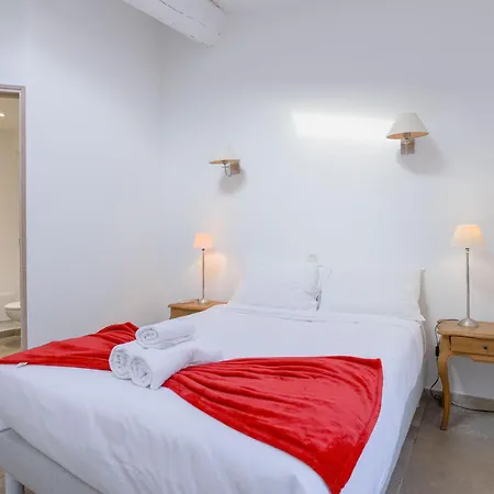 Apartamento Maison Julia- Triplex Avec Rooftop Terrasse Vue Sur Et Cathedrale, 10 Mins A Pieds Du Palais Et Plages