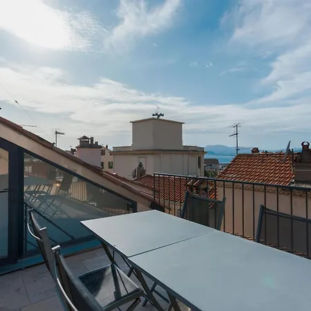 Maison Julia- Triplex Avec Rooftop Terrasse Vue Sur Et Cathedrale, 10 Mins A Pieds Du Palais Et Plages * Cannes